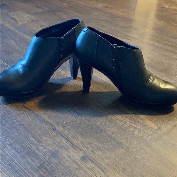 Cynthia Rowley Lovebird Booties - Picture 2 of 7